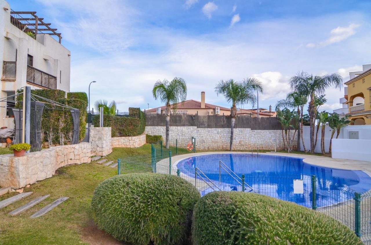 Wintowinrentals Townhouse, Roof Terraze & Pool Dom wakacyjny Torre de Benagalbon